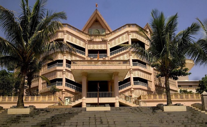 Dindori swami gurupith temple mutt